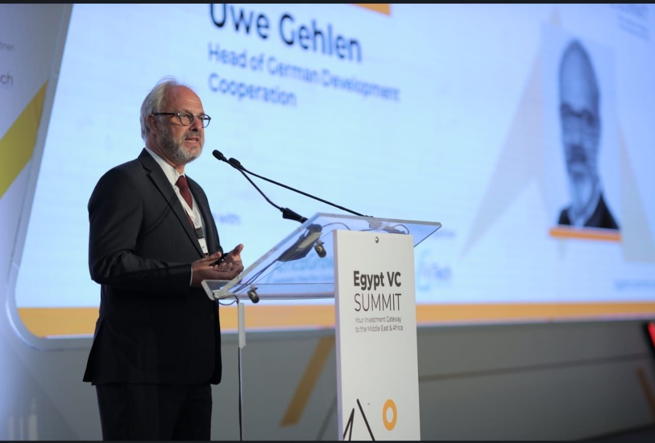 dc499832-f0d4-44ab-ade1-d22c970e83f9