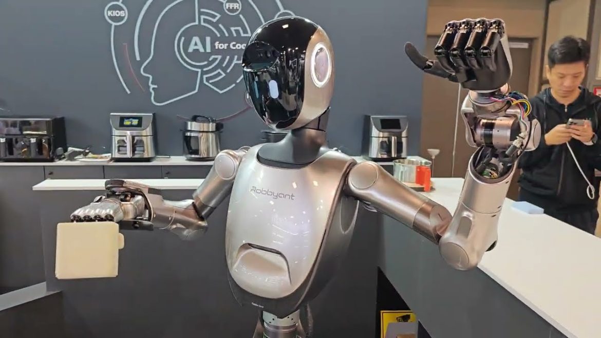 الروبوتات البشرية